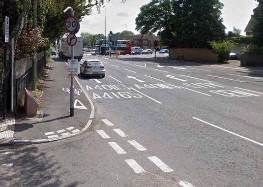 Side street junction with Sunderland Avenue, Oxford showing awkward bike route
